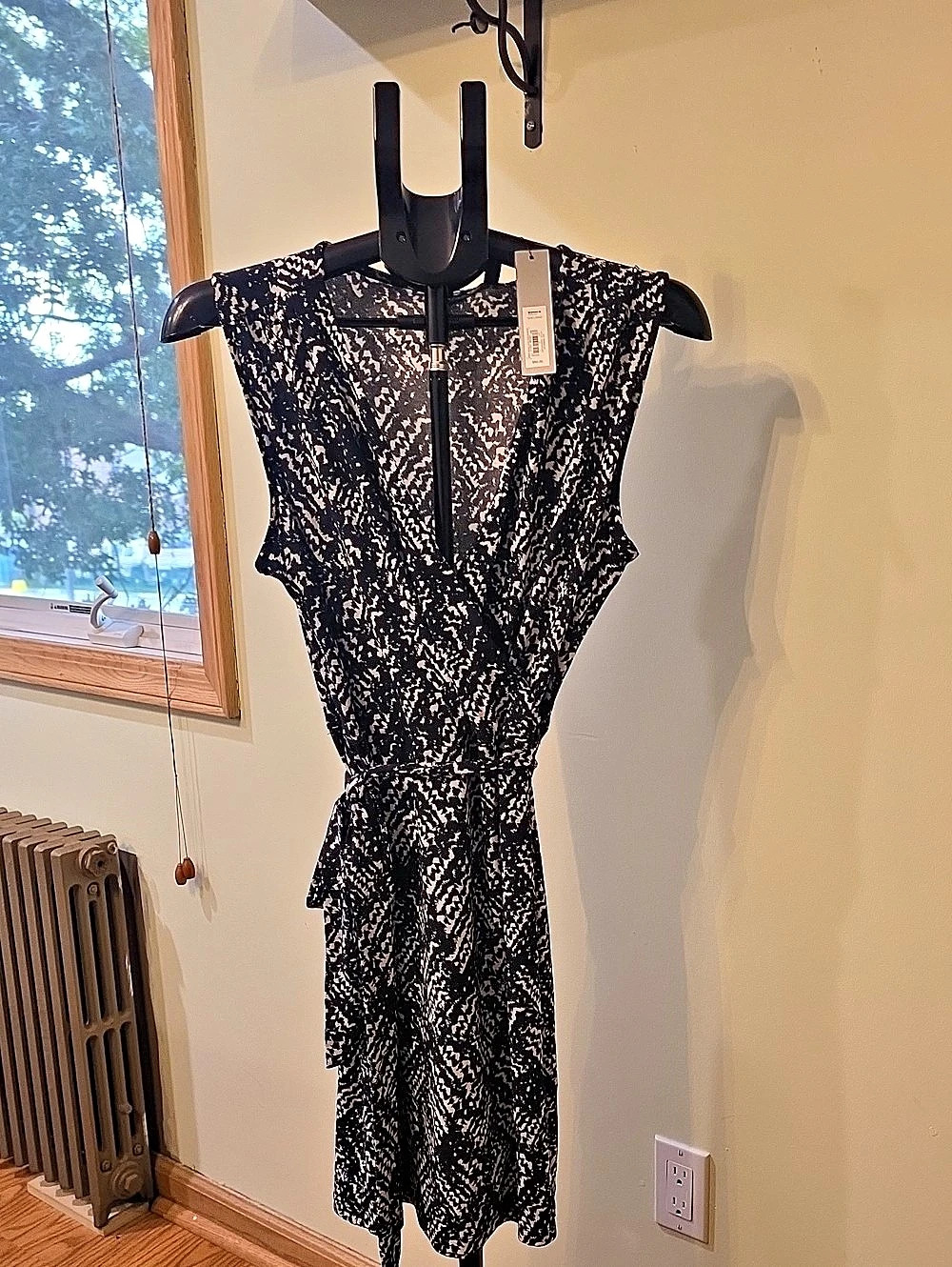 APT. 9 Women's Apt. 9 Print Faux-Wrap Dress Print Faux-Wrap Midi Dress Black &